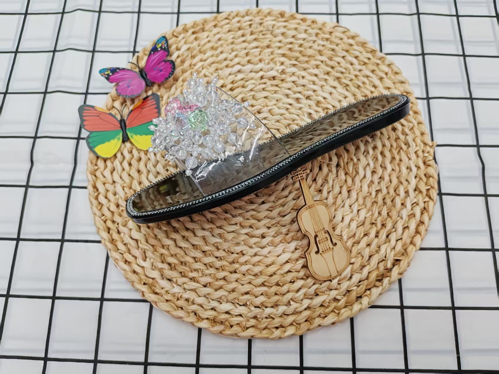New transparent water diamond flat flip-flops for summer 2025 Specification drawing