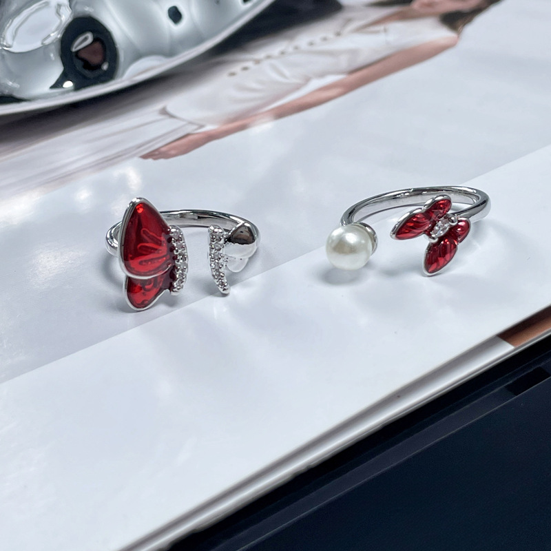 The ring is a fashionable butterfly drop glaze ring with a simple design and a cold style. It is a versatile index finger ring with a unique and sweet charm Application Scenario