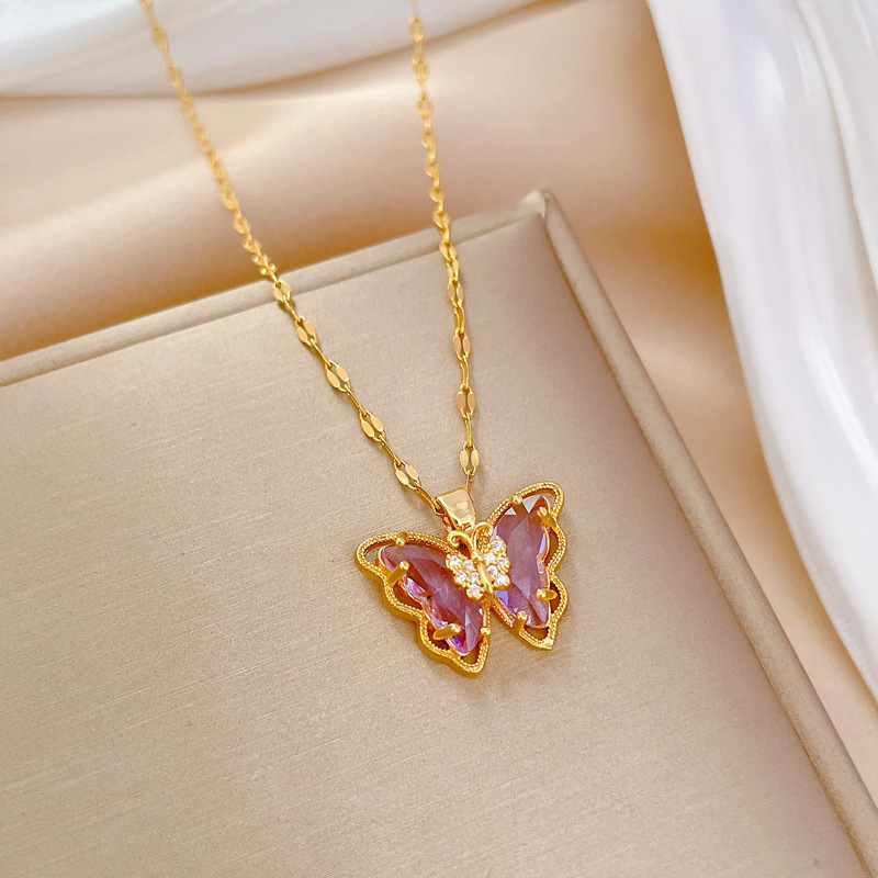 【 Titanium Steel 】 Light luxury, elegant and individual, hollowed-out butterfly necklace, versatile collarbone chain for female Internet celebrities, titanium steel chain Application Scenario