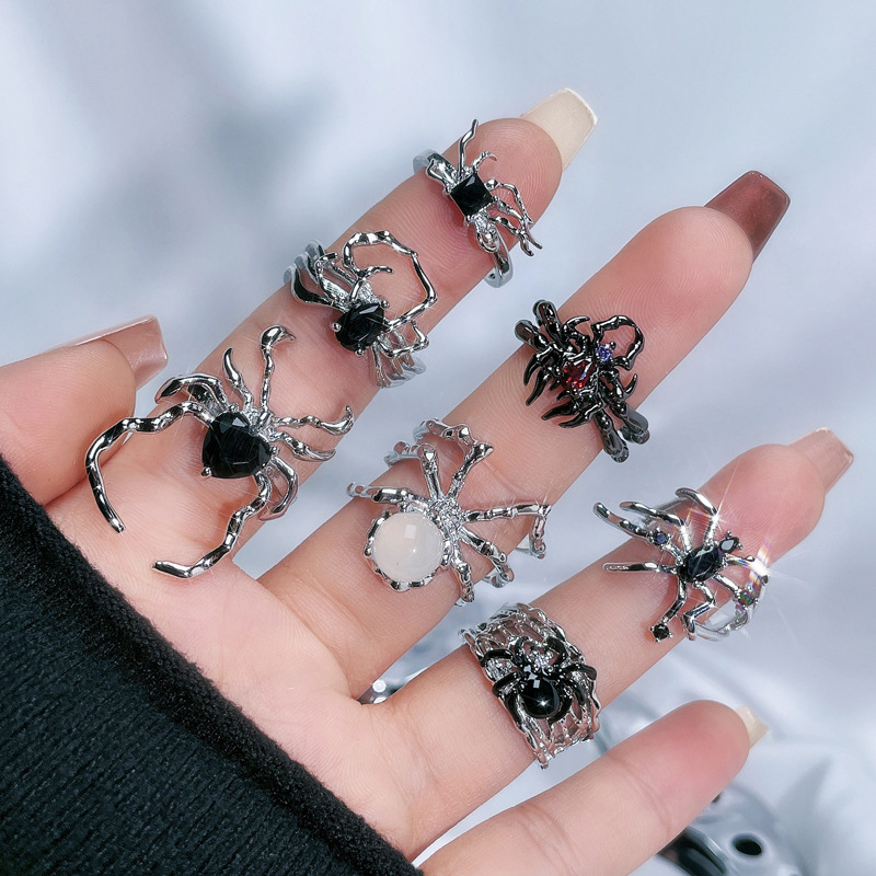 European and American punk irregular spider opening ring, neutral style, hot girl fashion, hip-hop personality index finger ring accessory trend Application Scenario