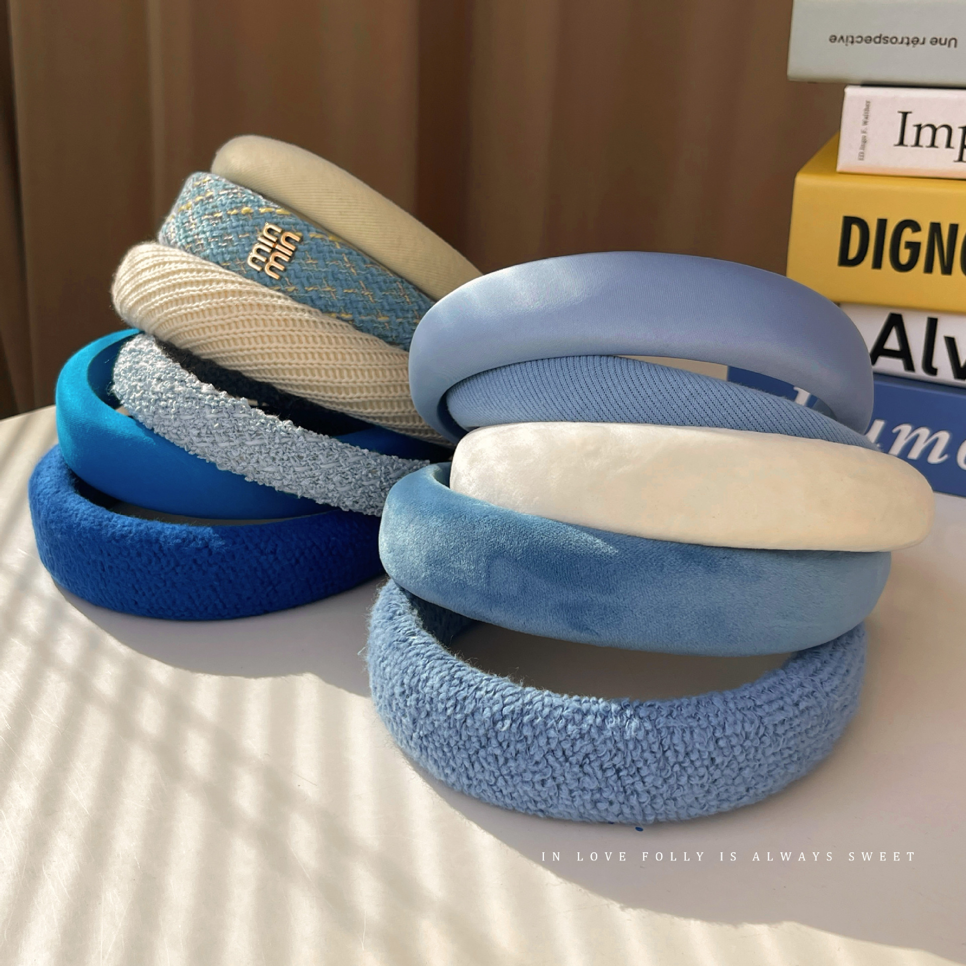 2025 New blue chanel-style hair band for women, anti-slip hairpin for the top of the head, face-washing and hair-pressing headband, hair tie and headwear Application Scenario