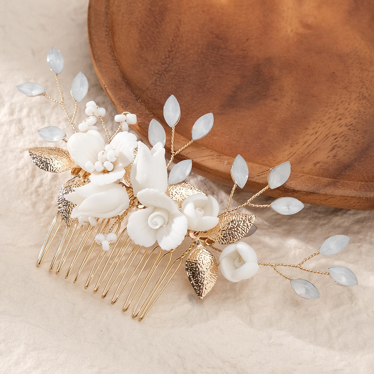 Cross-border bride accessories, handcrafted flower hair combs, forest-themed super fairy wedding hair accessories, retro and versatile ceramic flower bouquets for women Application Scenario