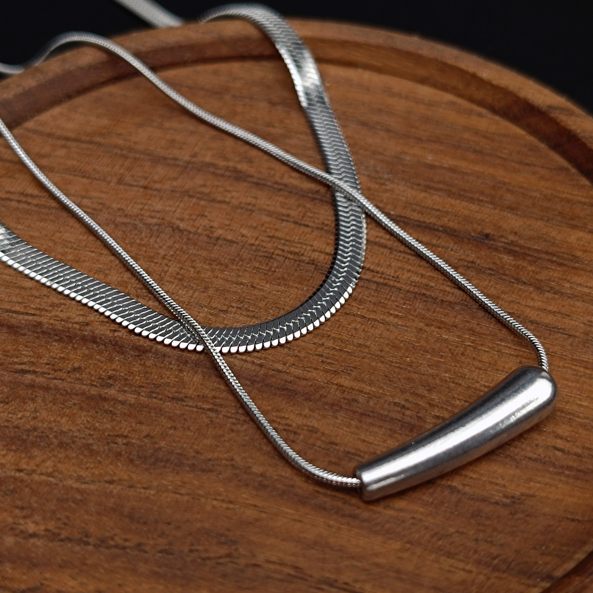 2024 New layered geometric titanium steel necklace, cold style, niche hip-hop pendant, collarbone chain, sweater chain wholesale Specification drawing