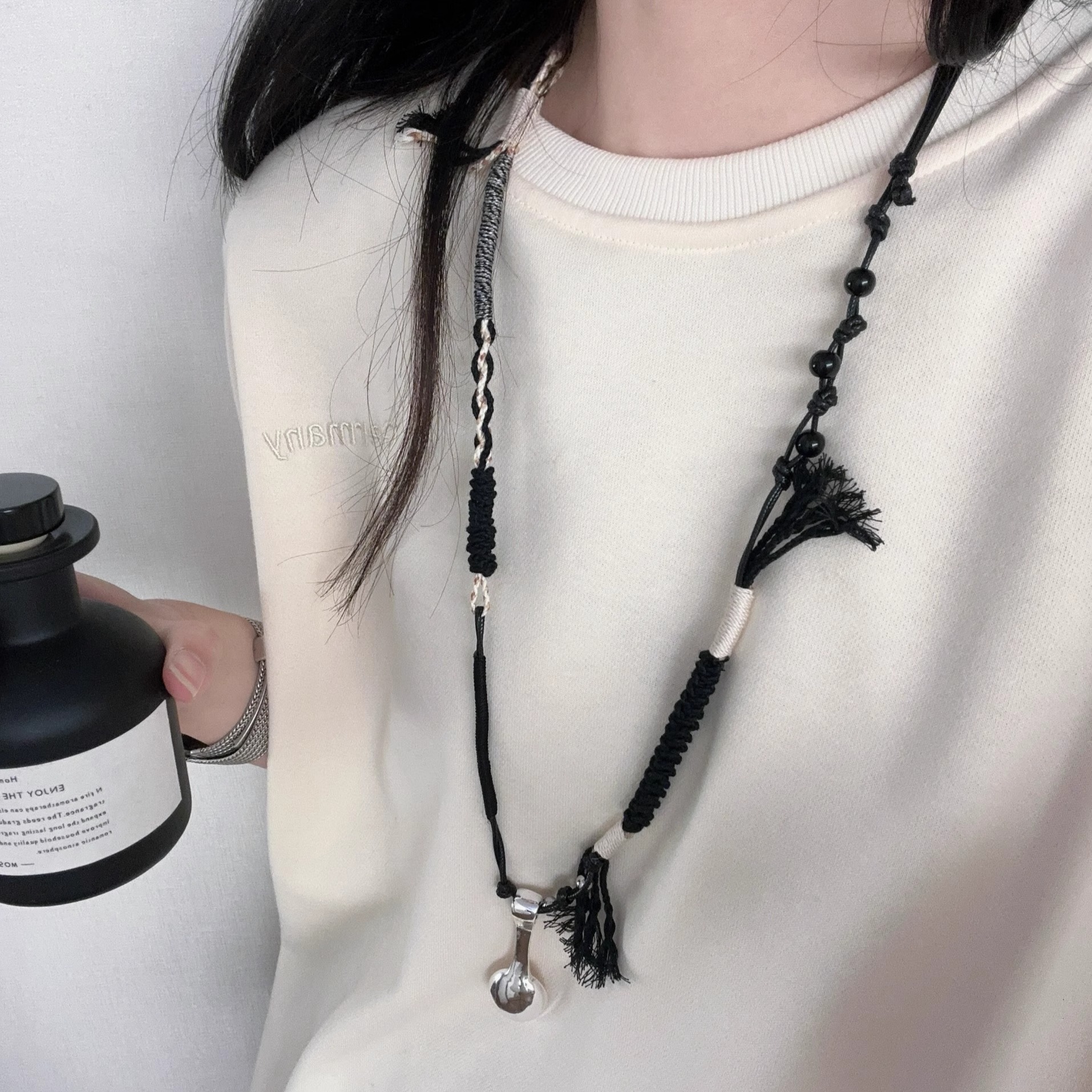The silver spoon braided rope necklace of the same style as Wang Hedie, with a unique and fashionable design for women, is a versatile necklace and sweater chain Specification drawing