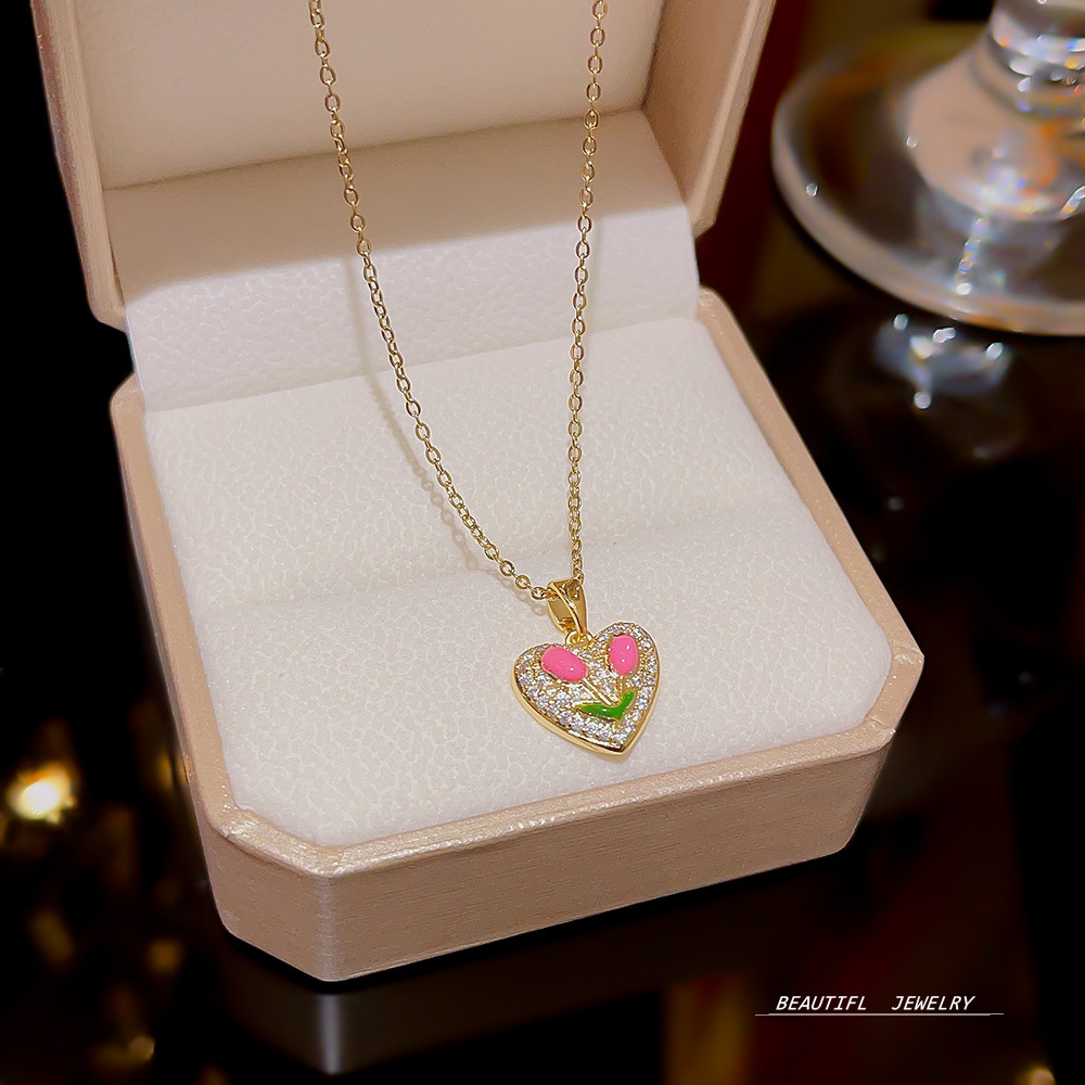 Rose heart necklace, non-fading titanium steel jewelry, Korean version simple heart necklace, little red heart bestseller collarbone chain details Picture