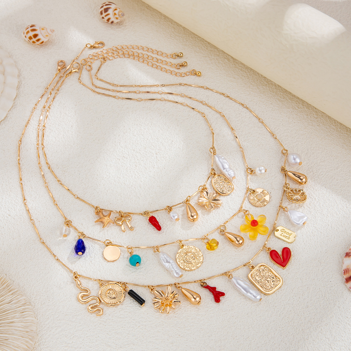 European and American cross-border jewelry Bohemian stacked metal necklace, chili sunflower pearl heart multi-layer necklace Application Scenario