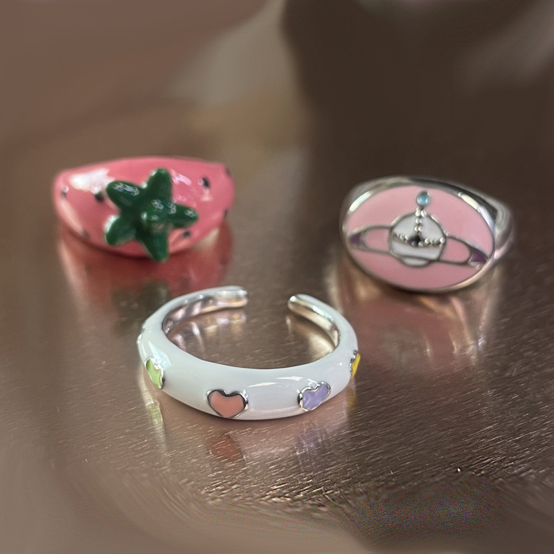 Enamel drop glaze Empress Dowager ring, a niche design for women, popular index finger ring, cute best friend couple adjustable ring Application Scenario