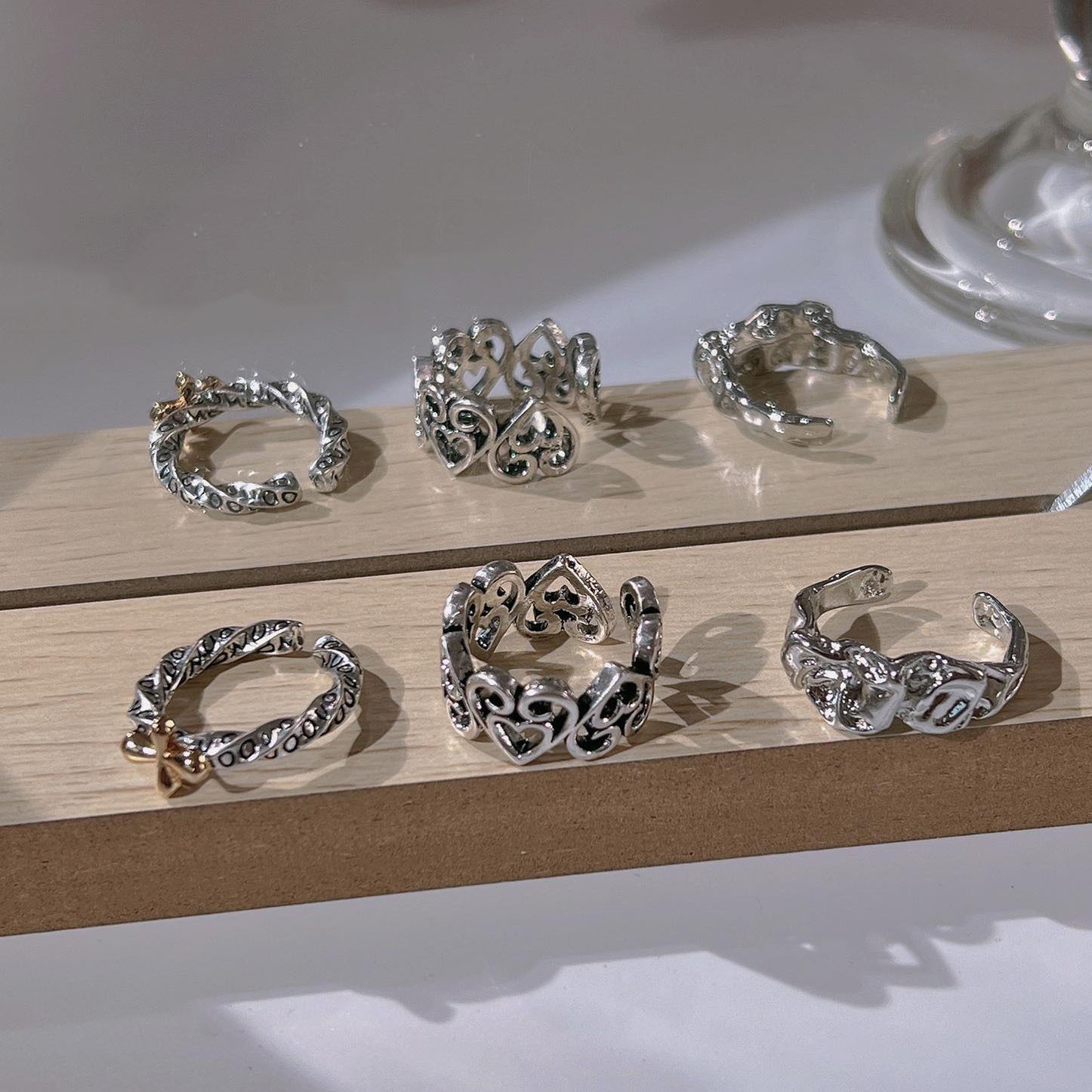 Xiaohongshu's best-selling InS-style hollowed-out heart-shaped retro open ring, Mobius cross cold style ring girl details Picture