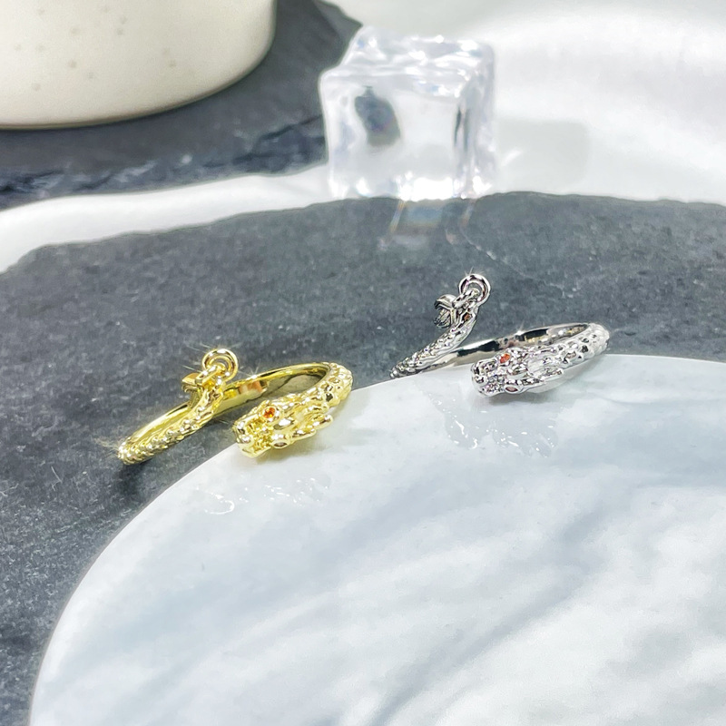 A cold and unique dragon-shaped pendant open ring for women, with a retro and distinctive charm, and an ins style simple and trendy index finger ring Specification drawing
