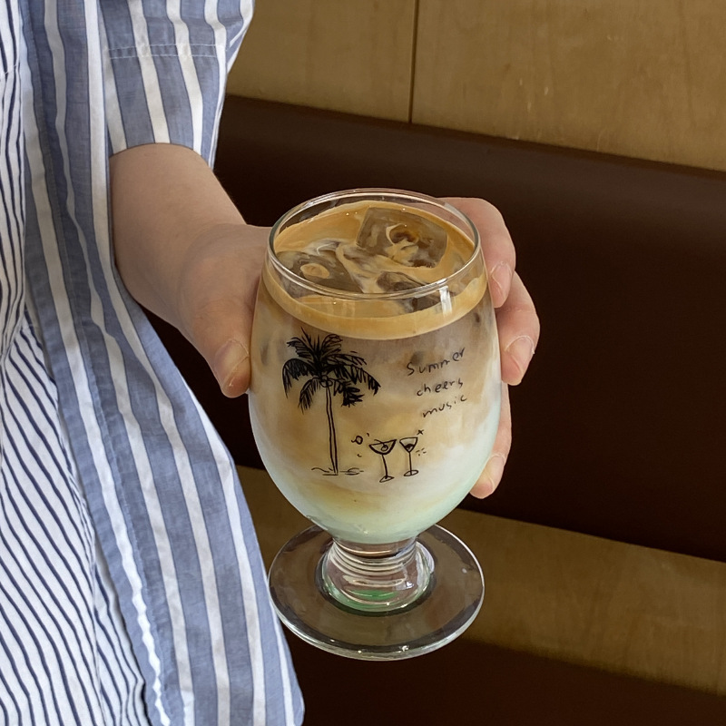 ins Summer hand-painted refreshing coconut tree retro tall glass, large capacity simple graffiti juice cup, milk cup, water cup Application Scenario