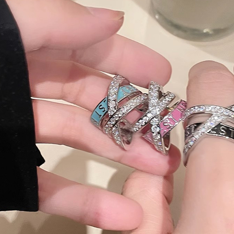 The Western Queen Saturn three-layer hollowed-out diamond-encrusted open ring, sweet and cool style, high-end feel, women's niche, light luxury, ins details Picture