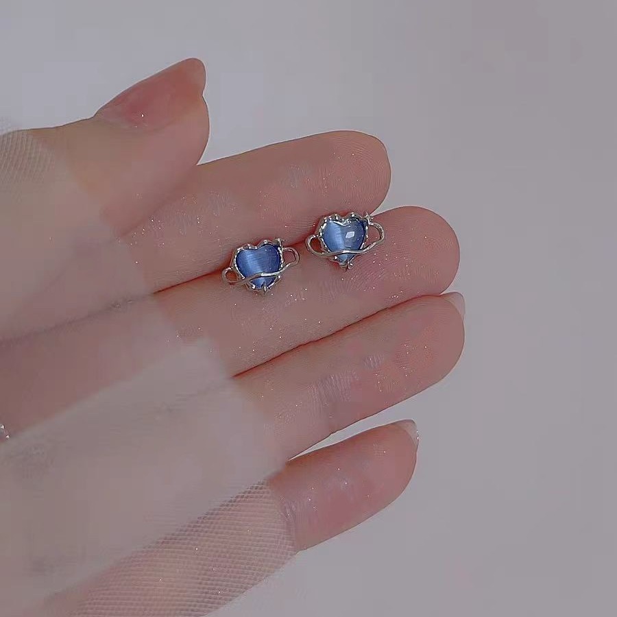 Small and fashionable blue cat's eye stone stud earrings for women, simple and niche, versatile, ins high-end star ball earrings and earrings full figure