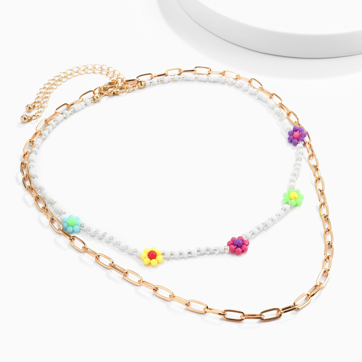 European and American cross-border jewelry creative mixed color rice bead contrasting color small Daisy necklace, retro geometric metal chain necklace details Picture