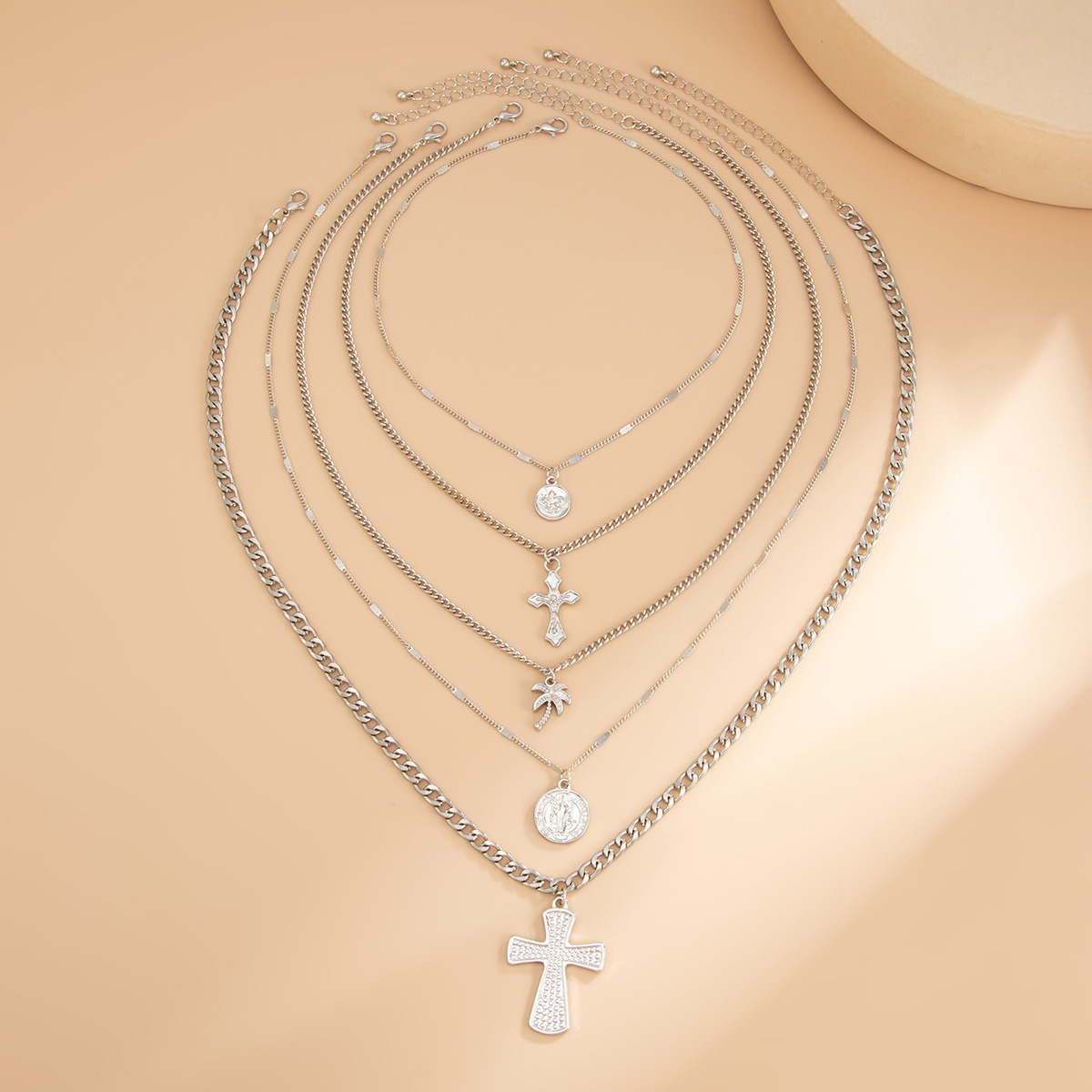 European and American cross-border jewelry punk hip-hop style cross pendant necklace, metal thin chain, stacked collarbone chain for women Application Scenario