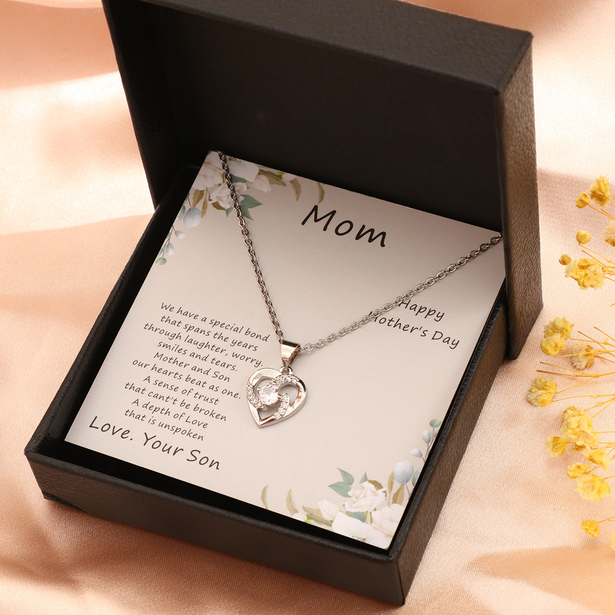 European and American cross-border jewelry Mother 's day necklace for women, simple necklace gift box, holiday gift mom necklace Application Scenario