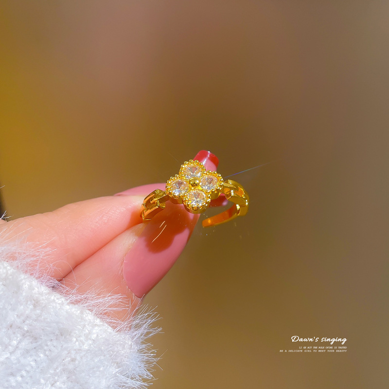 【 Real gold electroplating 】 Open ring, women's lucky clover fashion ring, index finger ring, the same style as Internet celebrities, simple and cold style Application Scenario