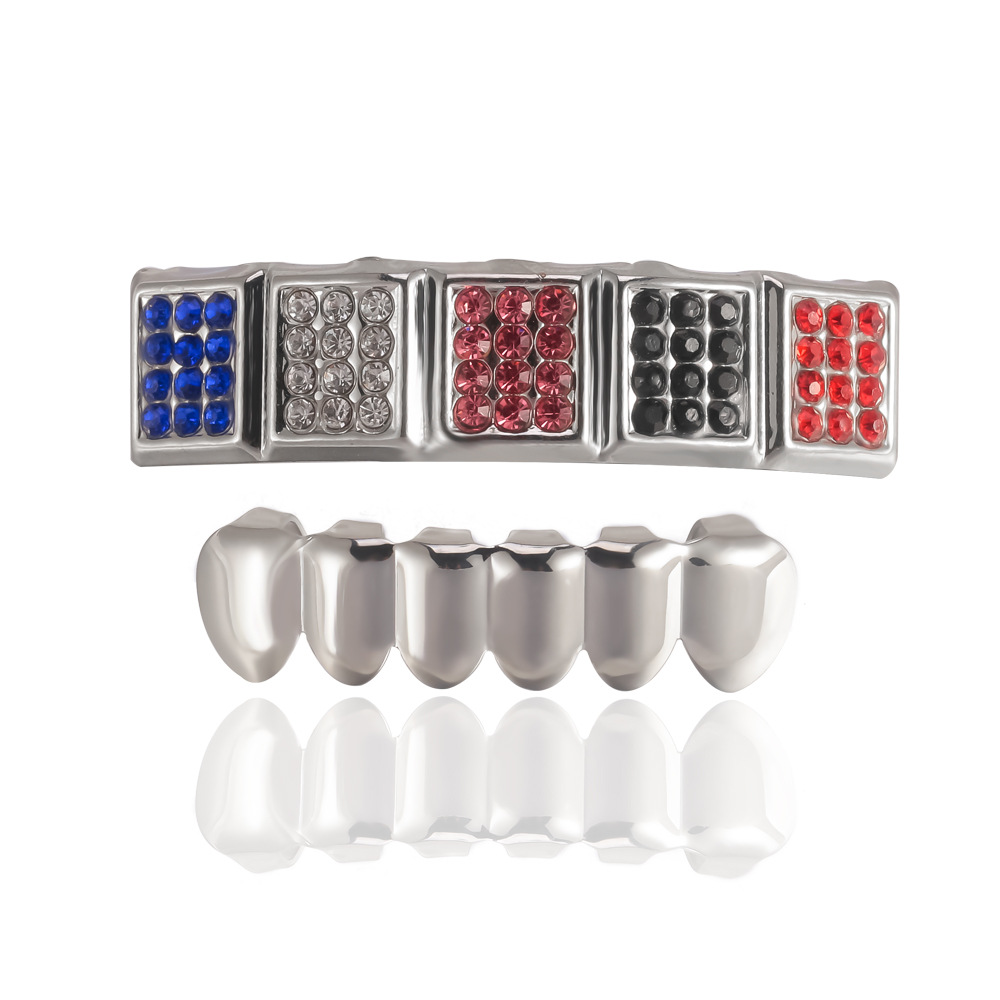 The manufacturer supplies European and American fashionable square 6-tooth hip-hop teeth, HIPHOP dentures and Halloween stage props Application Scenario