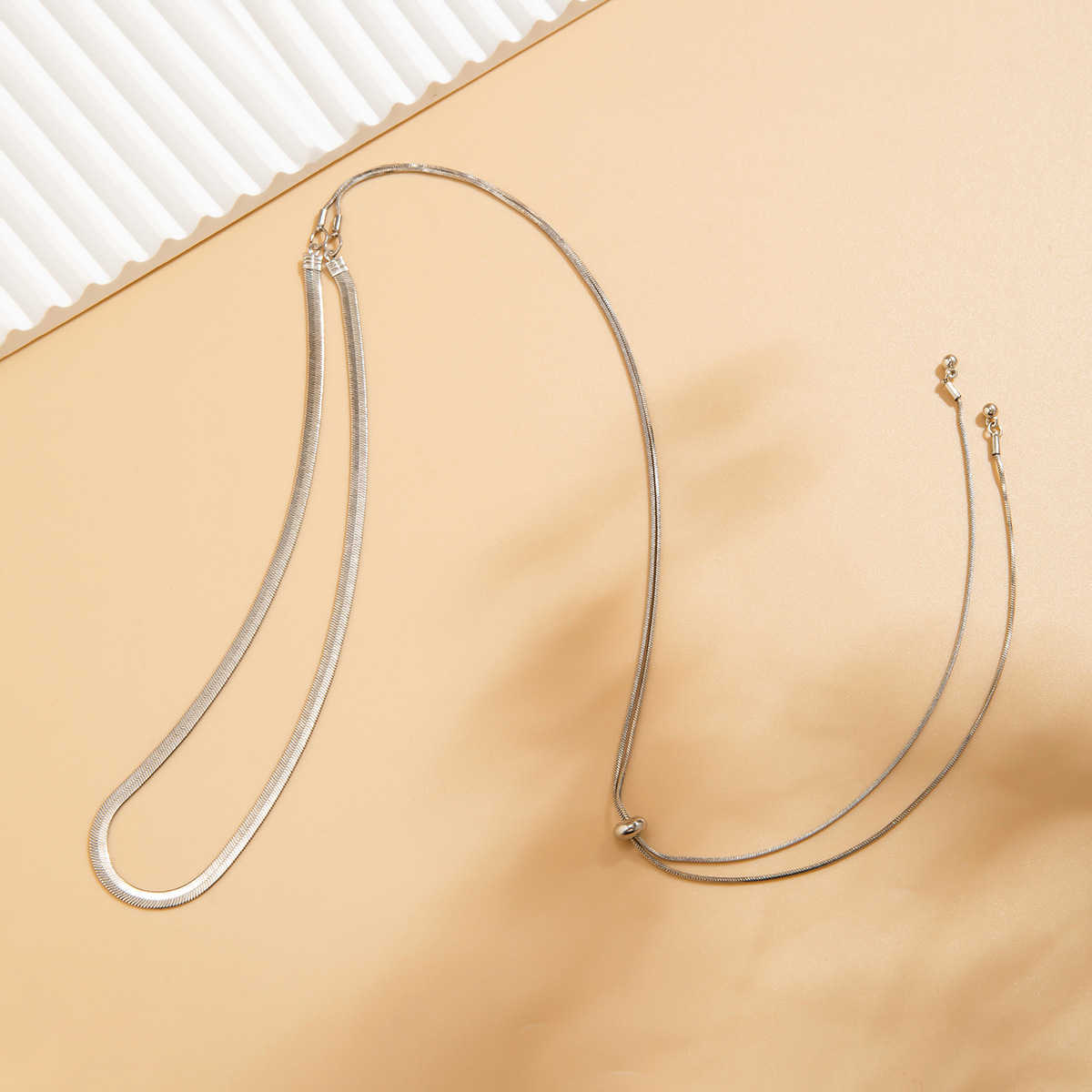 European and American cross-border jewelry pull-out snake bone chain simple necklace necklace fine chain versatile double-layer metal necklace Application Scenario
