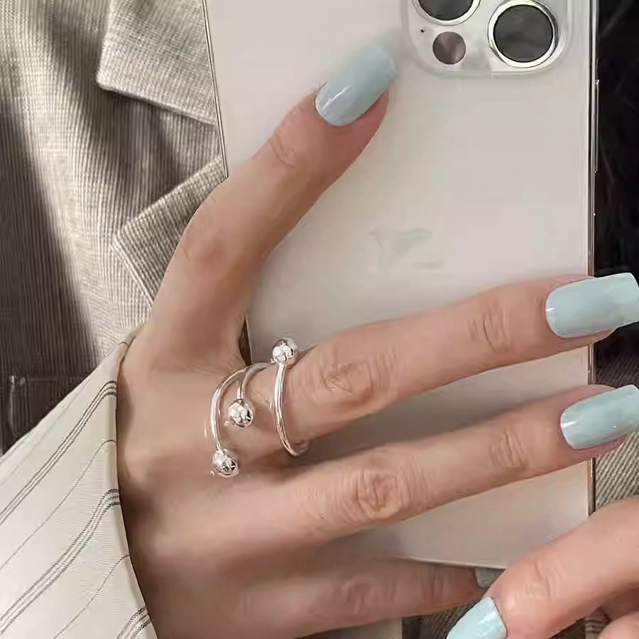 Korean 925 sterling silver minimalist staggered round bead ring for women's ins fashion, individuality, niche and high-end style laid-back ring Application Scenario