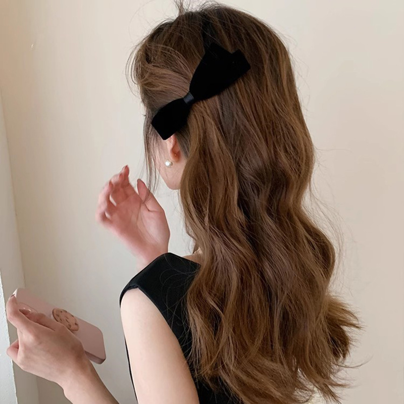 Simple black velvet bow hair clip, new spring and summer semi-tied side hair accessory for children, spring and summer duckbill clip details Picture