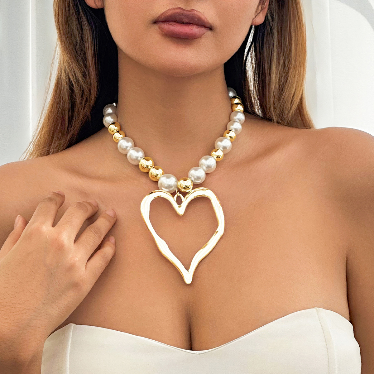 European and American cross-border jewelry niche beaded imitation pearl necklace versatile retro large heart turquoise necklace for women full figure