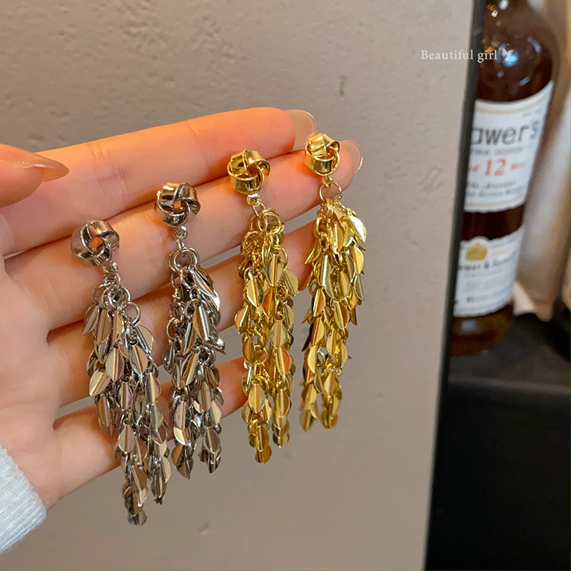 High-end wheat ear long tassel earrings for women, unique and exaggerated stud earrings, sparkling and fashionable earrings full figure