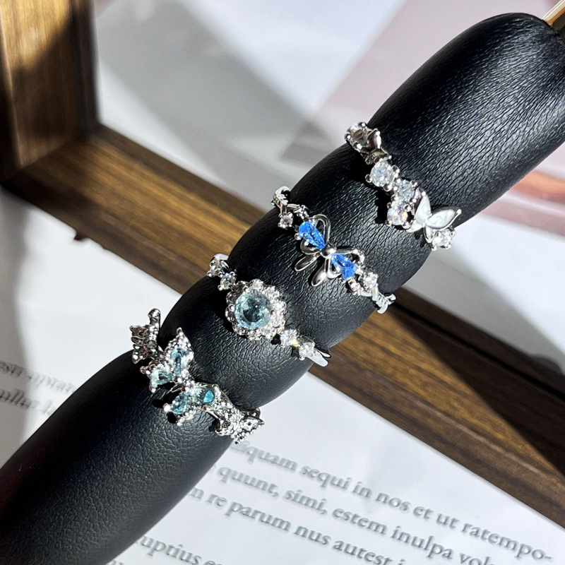 New niche and high-end blue zircon butterfly couple rings for women, light luxury and versatile, cool and simple index finger rings Specification drawing