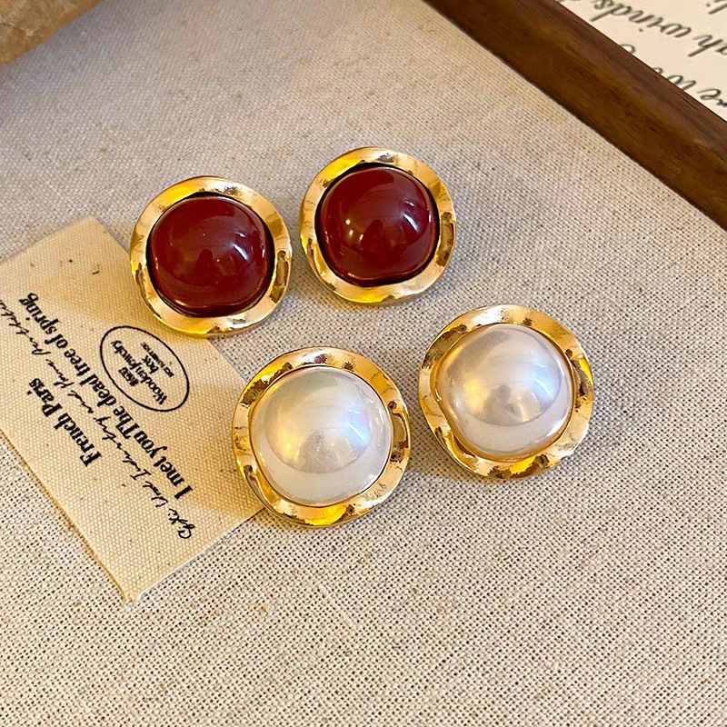 Wholesale of Ankola's new red pearl wavy lace stud earrings and accessories, exuding French elegance and high-end luxury details Picture