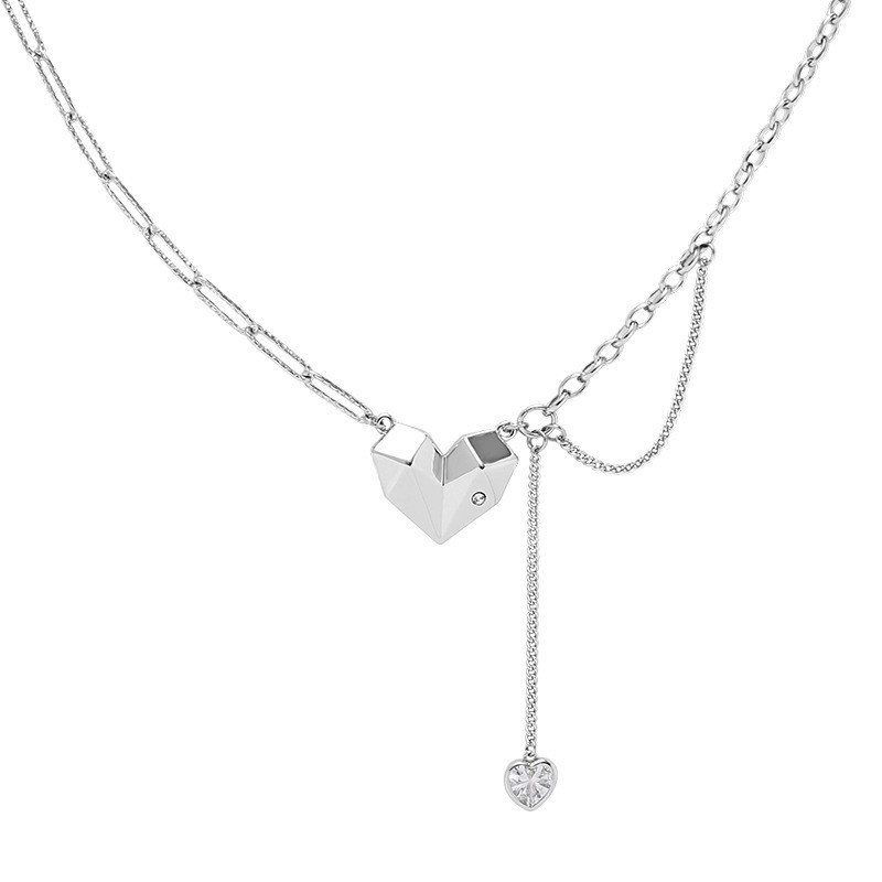Original summer new heart-shaped necklace for women, light luxury, niche and high-end feel, collarbone chain, cold style design neckchain accessory Item Picture