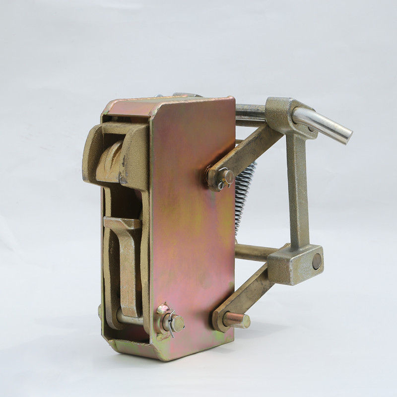 Wholesale of oil drum clamps, forklift oil drum clamps, unloader, double-drum oil drum clamps, heavy-duty eagle-beak oil drum handling grabs undefined