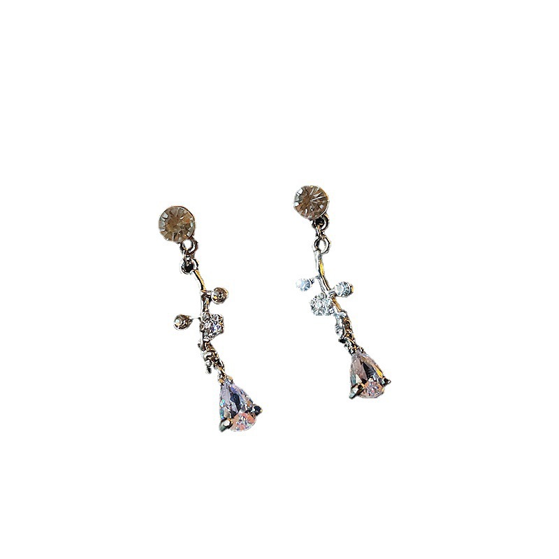 S925 Silver Needle Korean-style Dongdaemun 2025 Fashion New ins Simple Sparkling diamond retro style teardrop earrings Item Picture