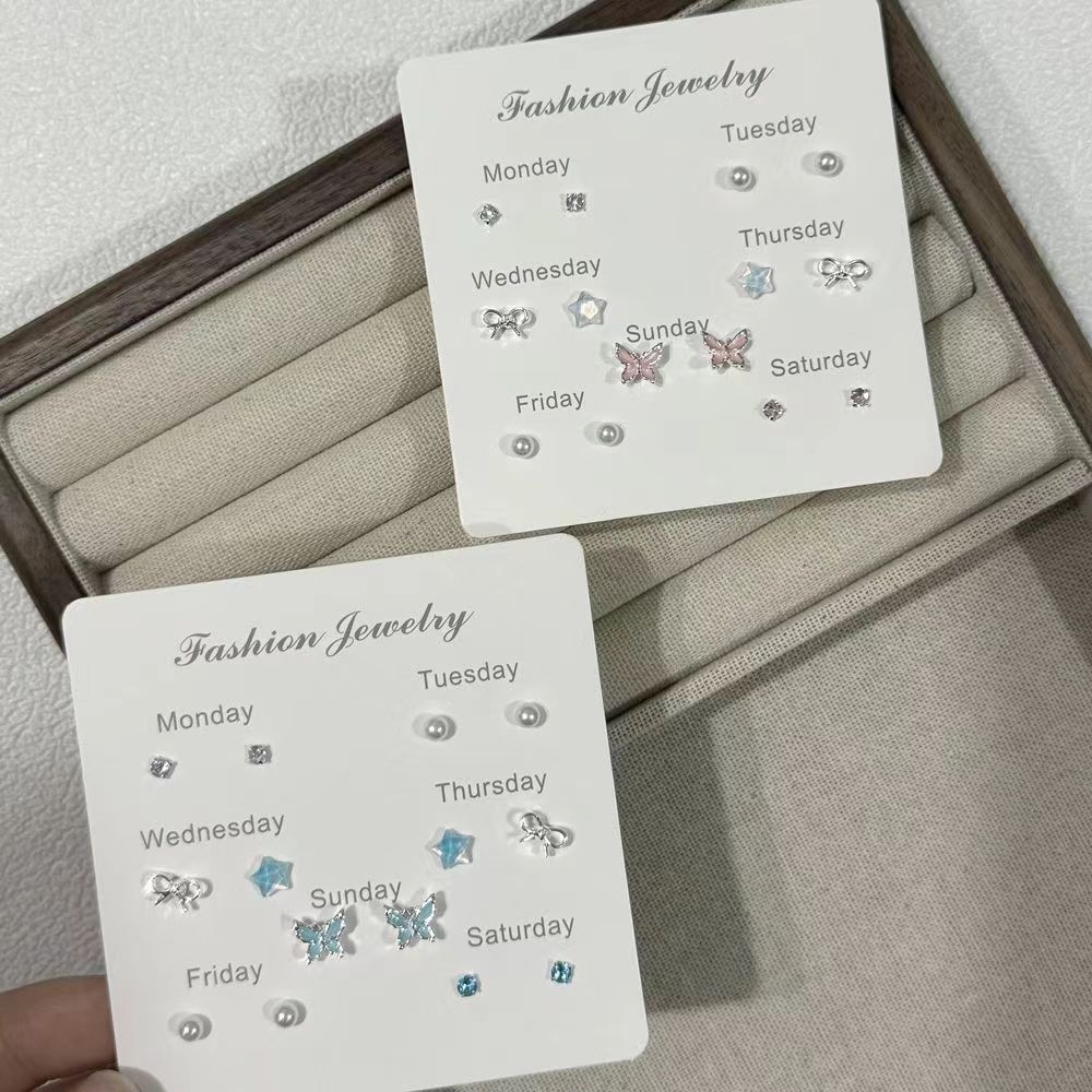 Sweet and cool ins forest-themed, fresh, cute and sweet little butterfly stud earrings, elegant and small, simple and versatile earrings Specification drawing