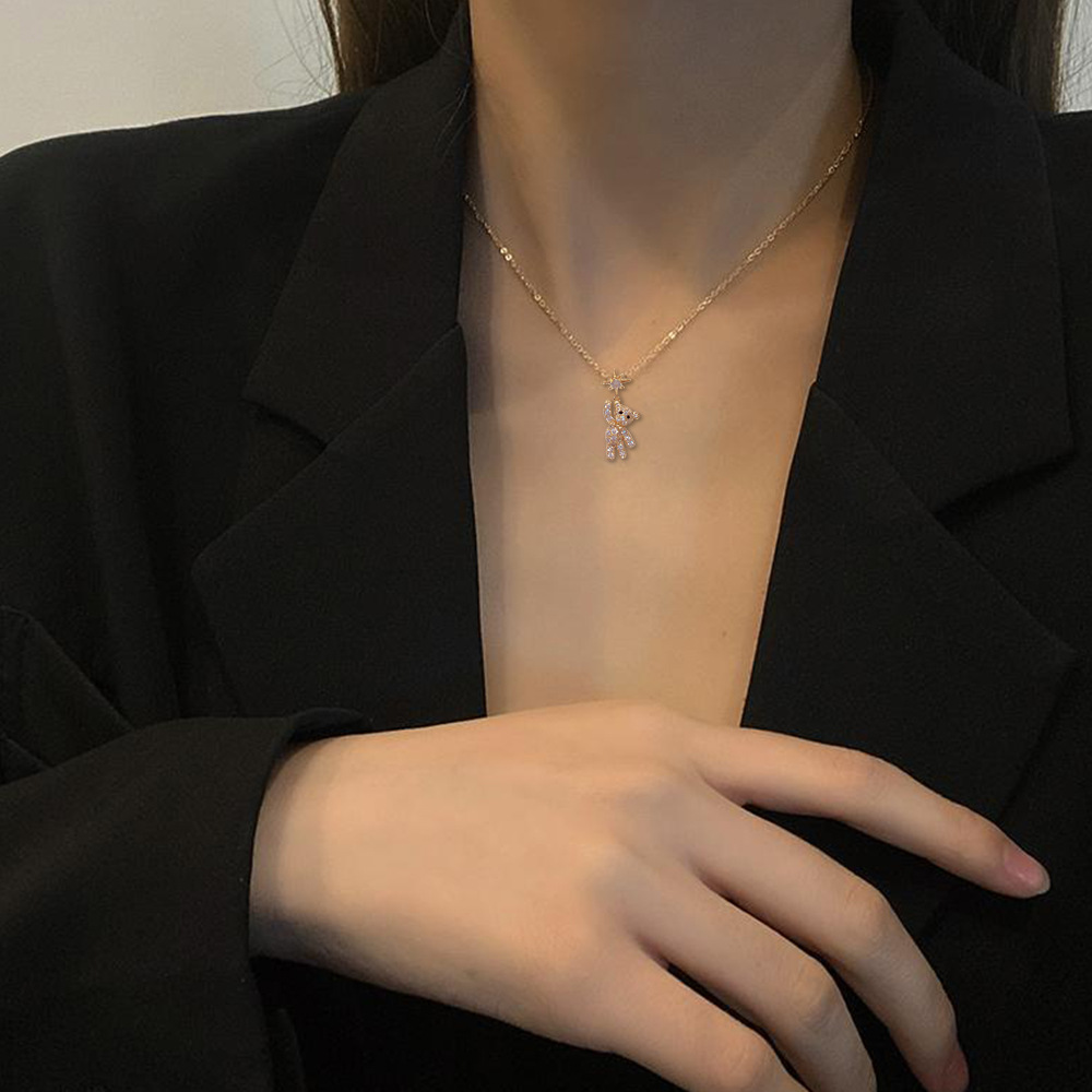 Sweet and cool, cute little bear titanium steel collarbone chain, new light luxury, niche, non-fading necklace, fashionable and versatile necklace accessory Specification drawing