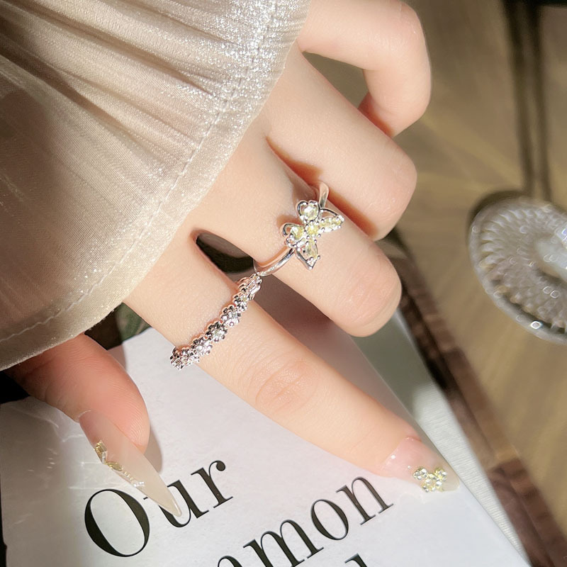Simple and daily sweet yellow diamond butterfly opening ring for women, a unique summer atmosphere, fashionable and cold style ring trend full figure