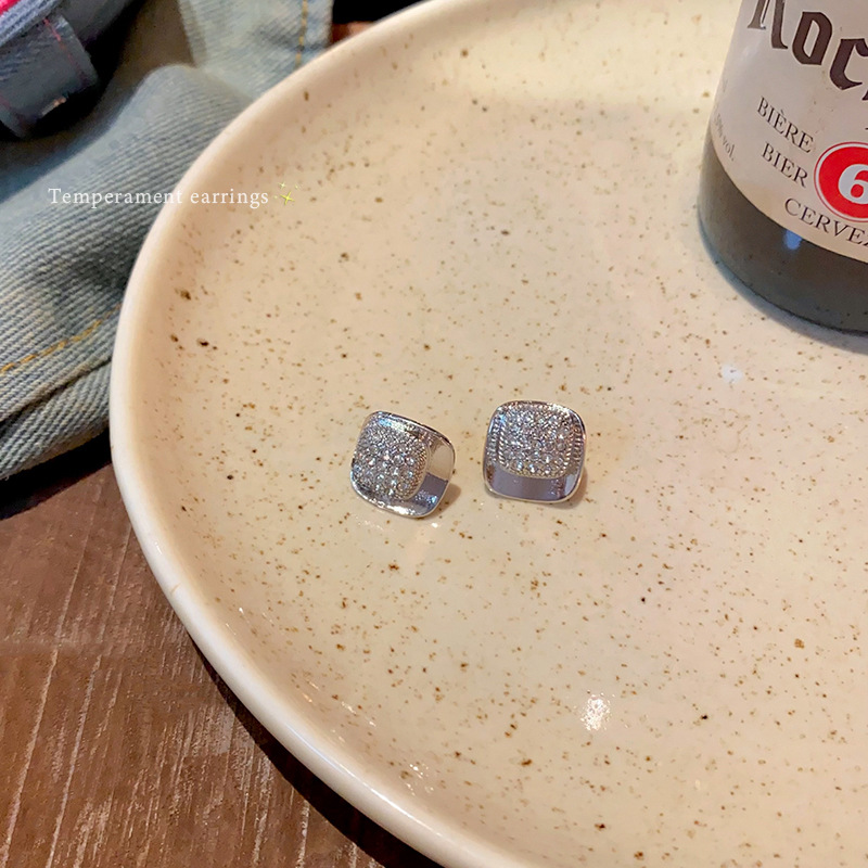 Light luxury and exquisite zircon double-layer square stud earrings for women, versatile, high-end and personalized, trendy earrings, fashionable and elegant earrings Specification drawing