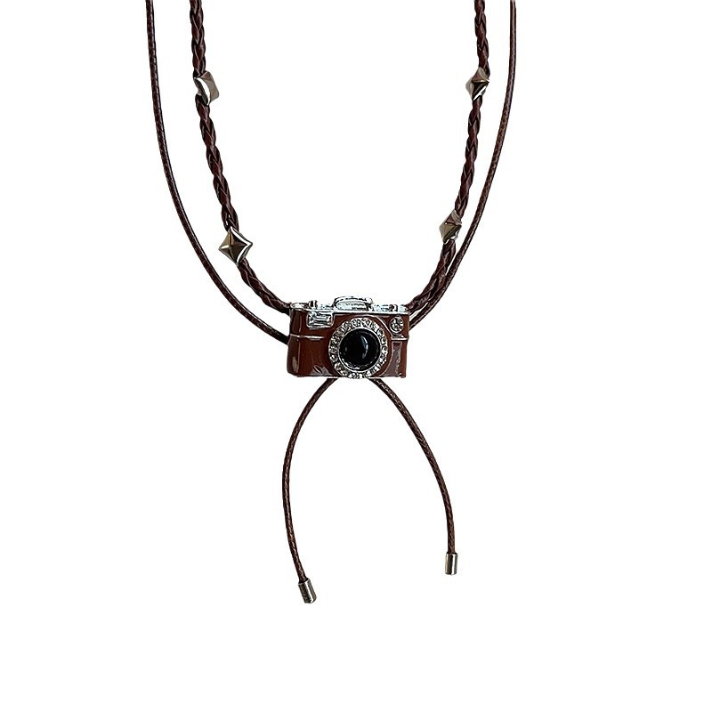 Retro niche brown camera leather rope double-layer necklace for women, European and American personality, hot girl, fashionable and versatile neck chain, sweater chain Item Picture