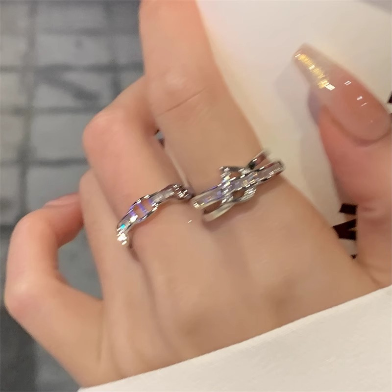 Super flash Zircon letter ring, a high-end, fashionable and cold style light luxury index finger ring, an ins niche design ring full figure