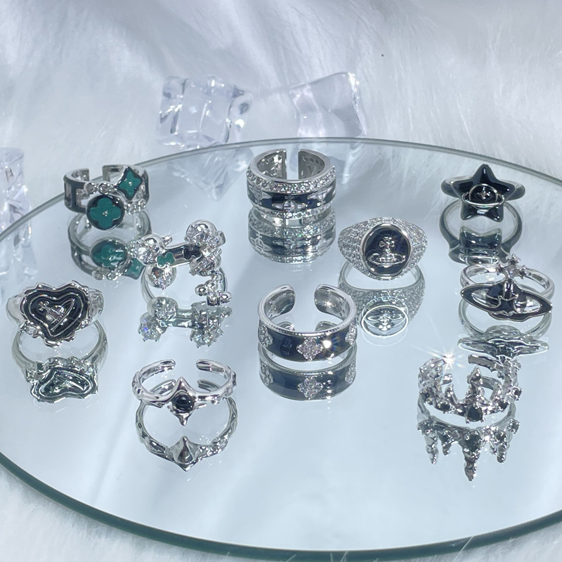 The dark Saturn individual drip glaze open ring from Europe and America is fashionable, simple, neutral and cold, with a stylish and versatile style Application Scenario