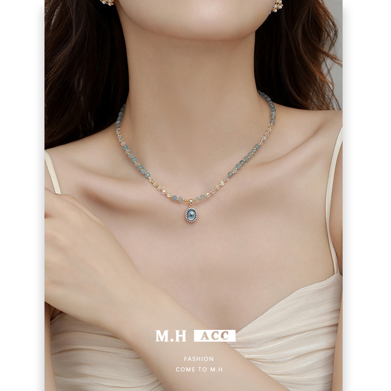 ins Fresh aquamarine necklace wholesale, French romantic design, beaded collarbone chain, light luxury style, exquisite pendant full figure