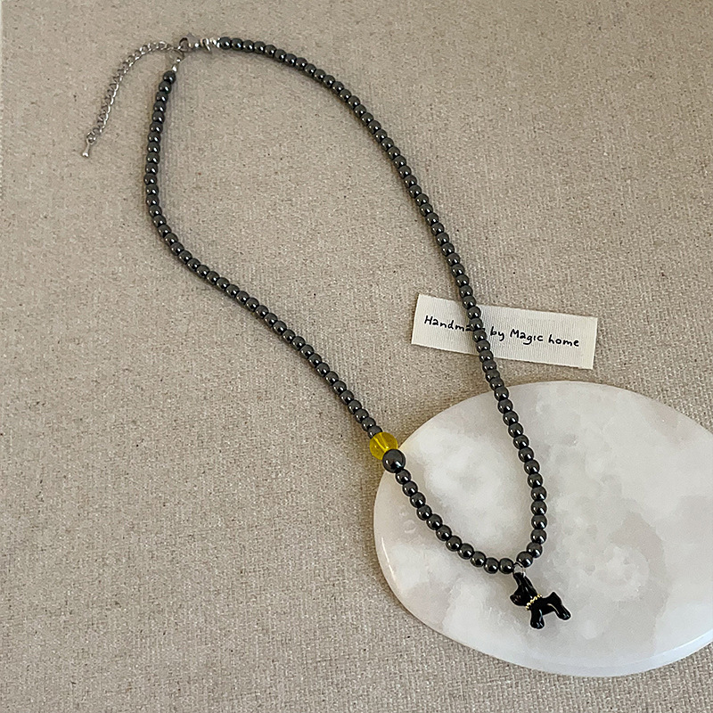 Simple and versatile puppy pendant beaded necklace, sweet and cool girl, fashionable and stylish, trendy neck chain, sweater chain Application Scenario
