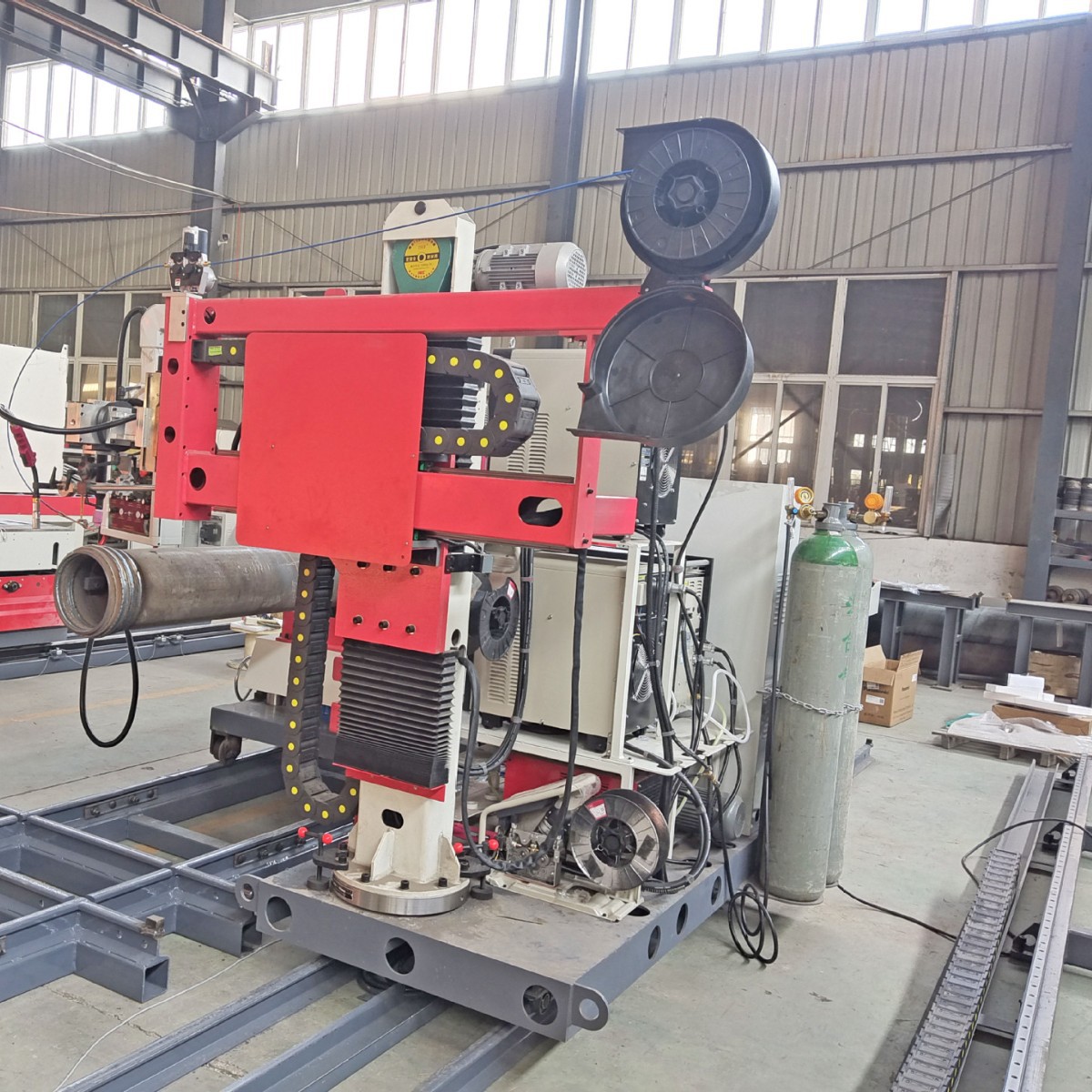 The automatic pipe welding machine supports welding processes such as TIG, MIG, and SAW, and is suitable for different wall thicknesses Specification drawing