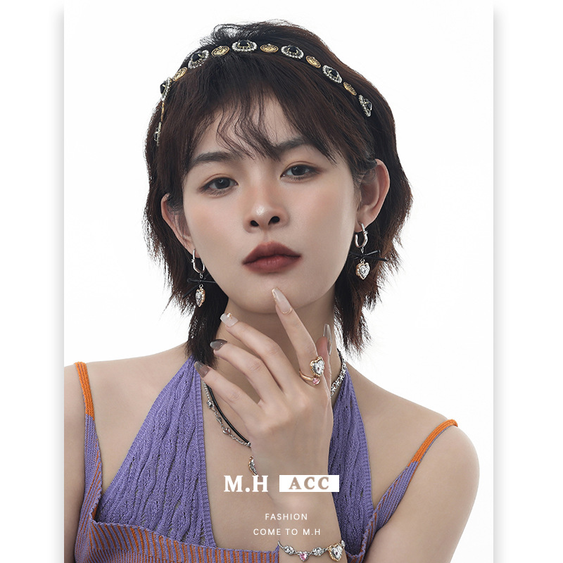 925 Silver Needle Letter Heart Series Earrings, original design with a high-end feel, sweet girl's ins style, fashionable and versatile earrings for women details Picture