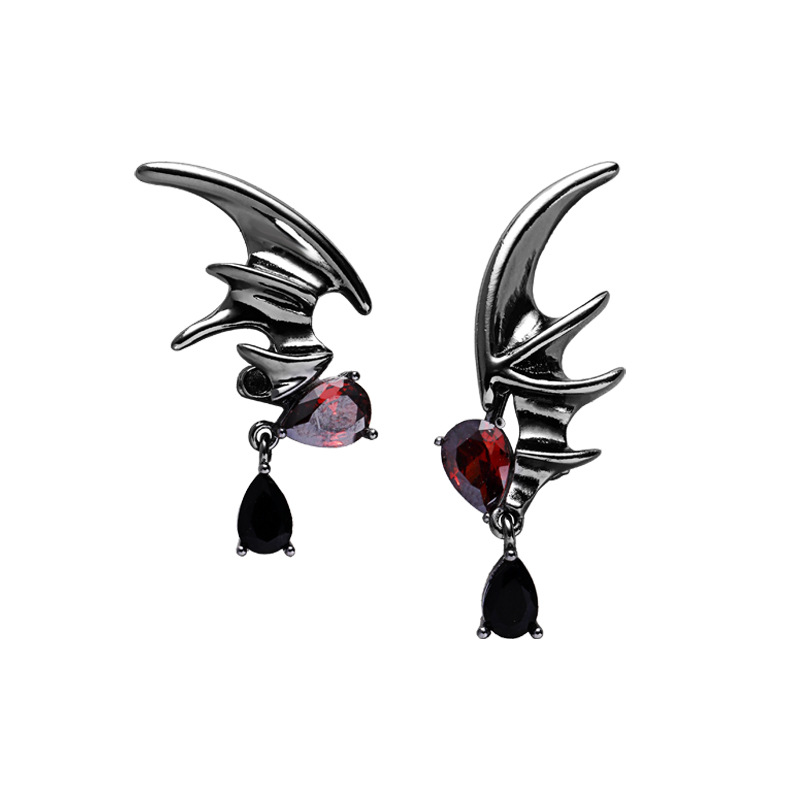 The 2025 new original design dark style bat wing series of fashionable sweet and cool punk-style necklaces, earrings and accessories Item Picture