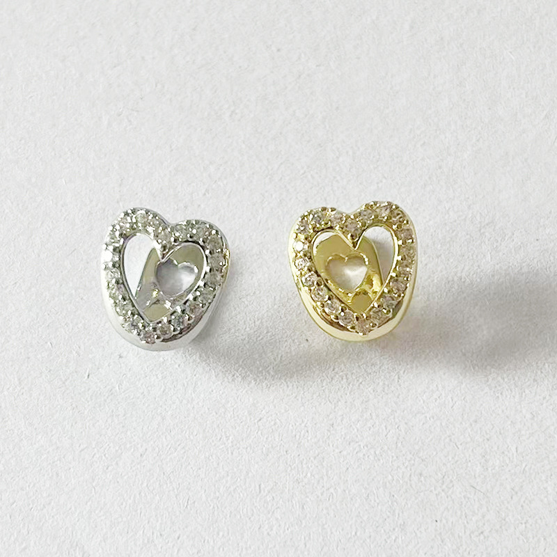 Jinwu Hollowed-out heart-shaped zircon braces, cool and shiny gold teeth for daily outings, hip-hop versatile cross-border accessories wholesale details Picture