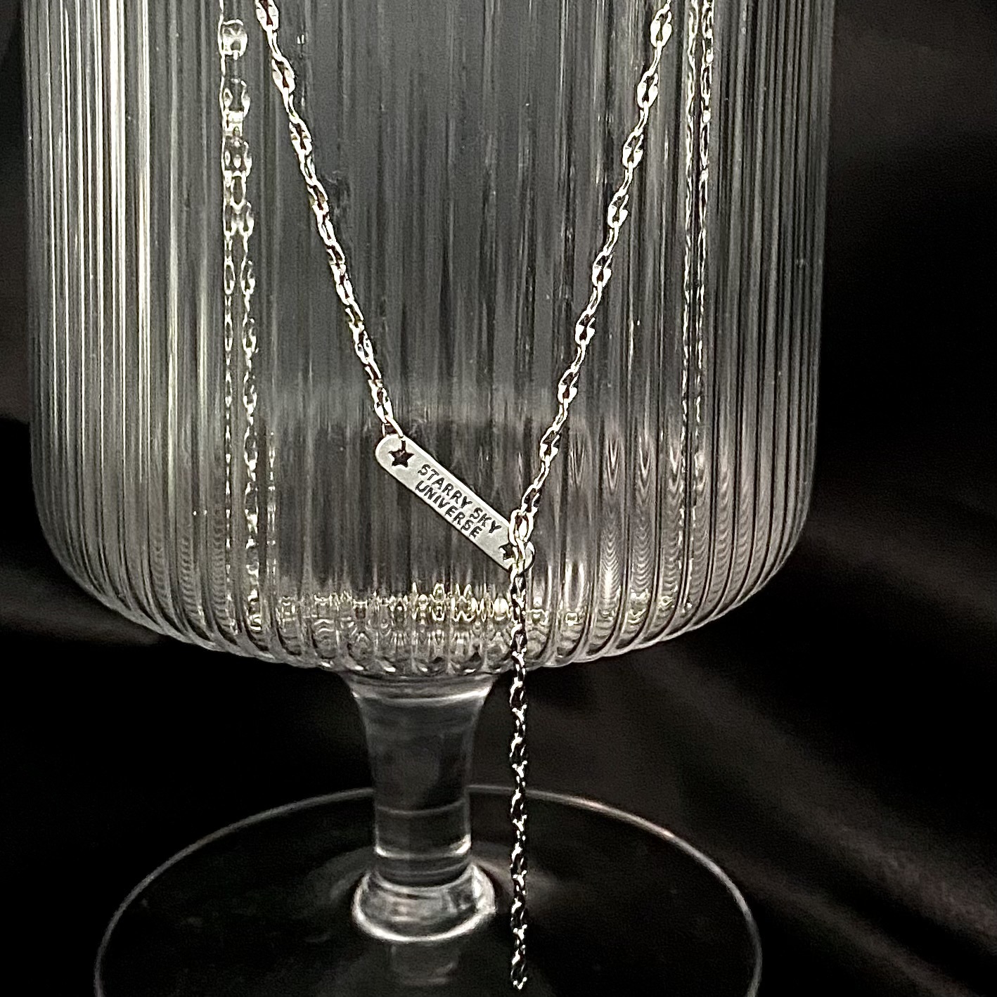 Design sense letter long bar necklace for women, 2023 new style simple, light luxury, niche collarbone chain, versatile neckchain accessory Specification drawing