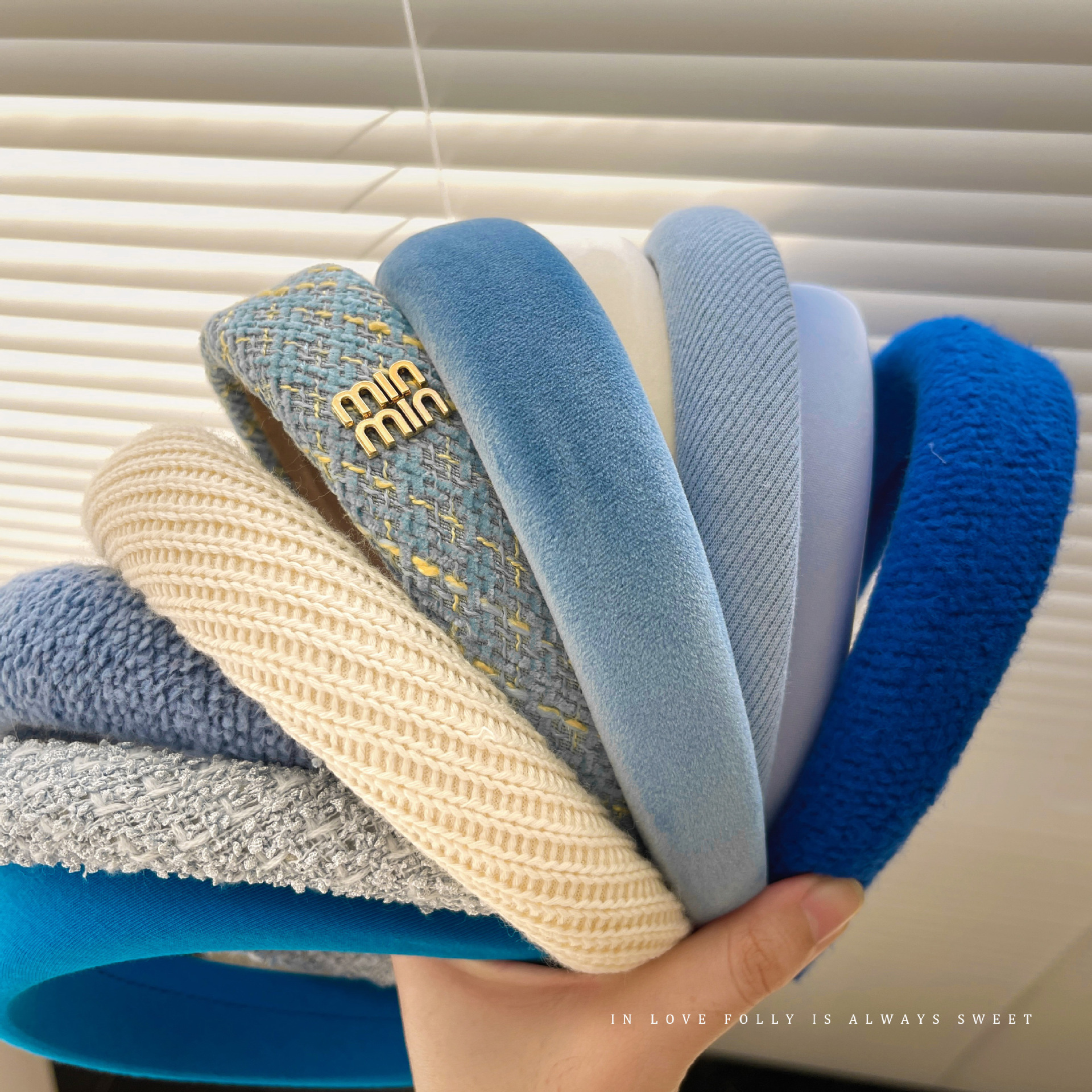 2025 New blue chanel-style hair band for women, anti-slip hairpin for the top of the head, face-washing and hair-pressing headband, hair tie and headwear Specification drawing