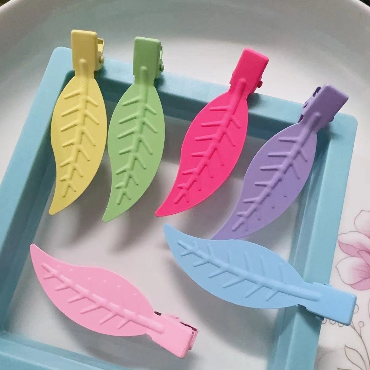 Rubber paint leaf hair clips, sweet and cute dopamine hair clips, side clips, artistic girl hair growth clips wholesale full figure