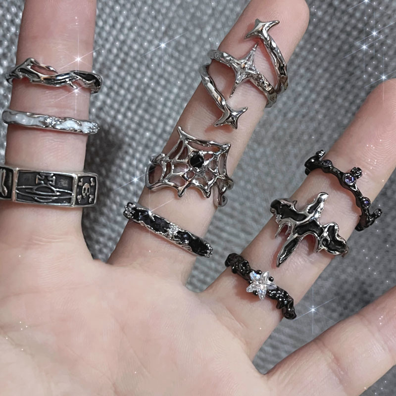 A unique open-top ring with a dark punk style from Europe and America, a cool and cold cross-shaped irregular starlight ring for women on Instagram full figure