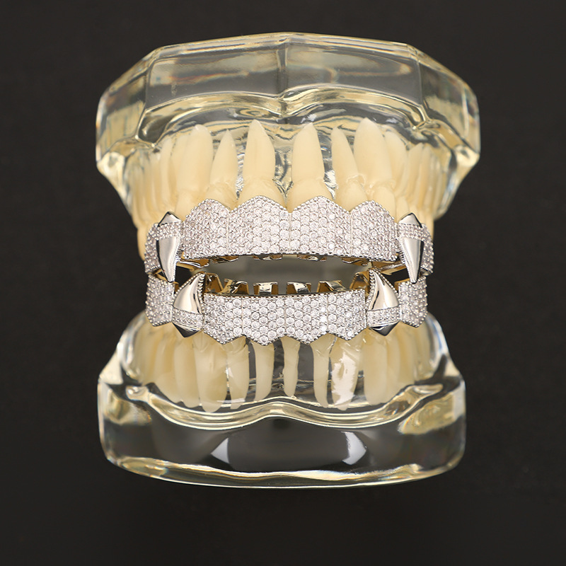 Halloween Vampire Fangs European and American Hip-hop 8 fangs, Grills copper studded with diamonds, personalized and fashionable hip-hop teeth full figure