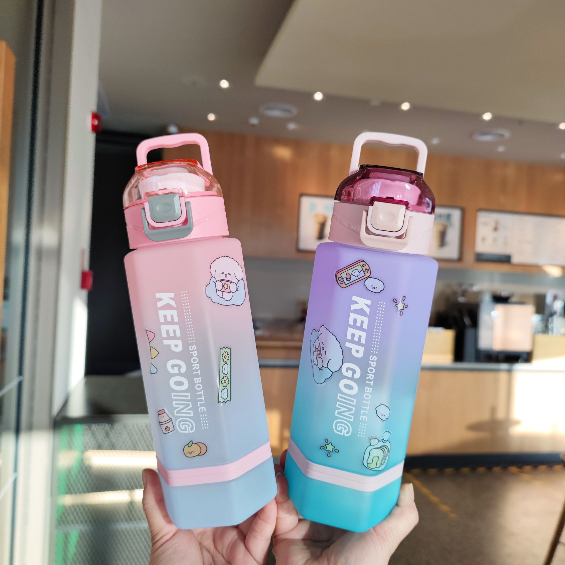 Hexagonal creative plastic water cup, two-color gradient frosted portable handle, direct drinking slanted water bottle with tea strater sticker full figure